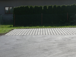 Nov&aacute; cesta a parkovi&scaron;tě za z&aacute;kladn&iacute; &scaron;kolou